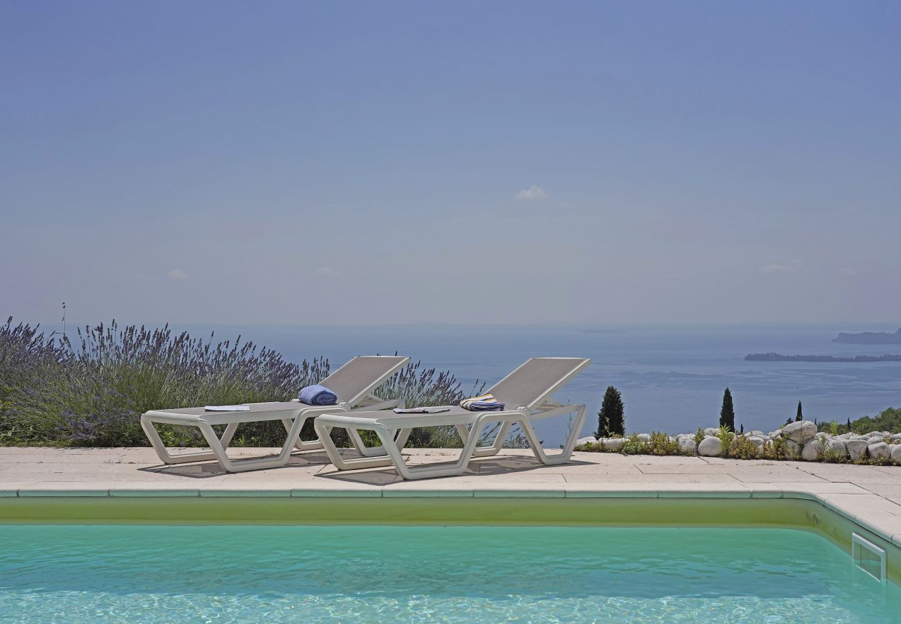 Apartament w Toscolano-Maderno - Cà Bianca sopra: immersi nella natura con vista mozzafiato 