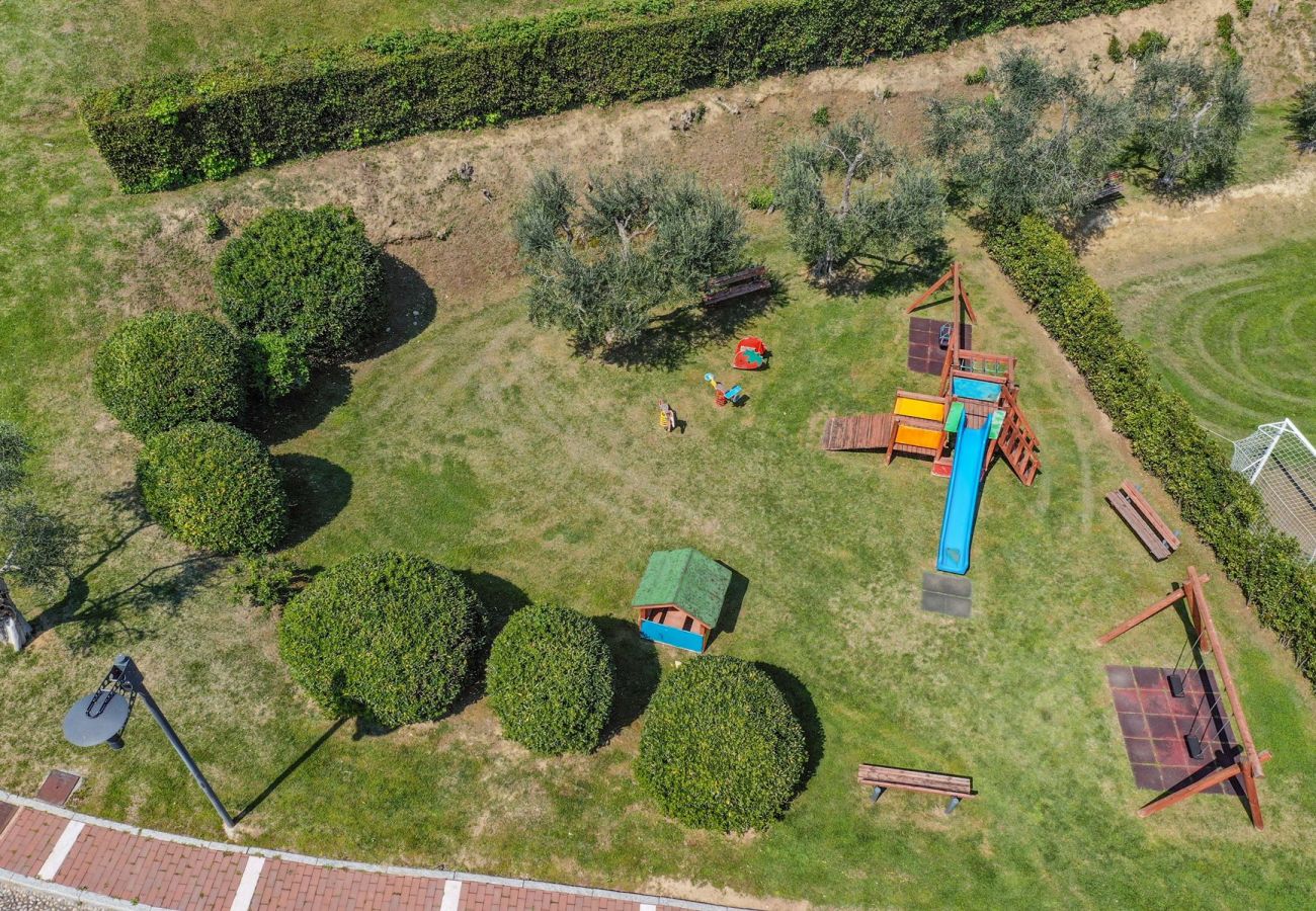 Apartament w Manerba del Garda - Fedra: con balcone vista lago, in residence con piscina a due passi dal lago