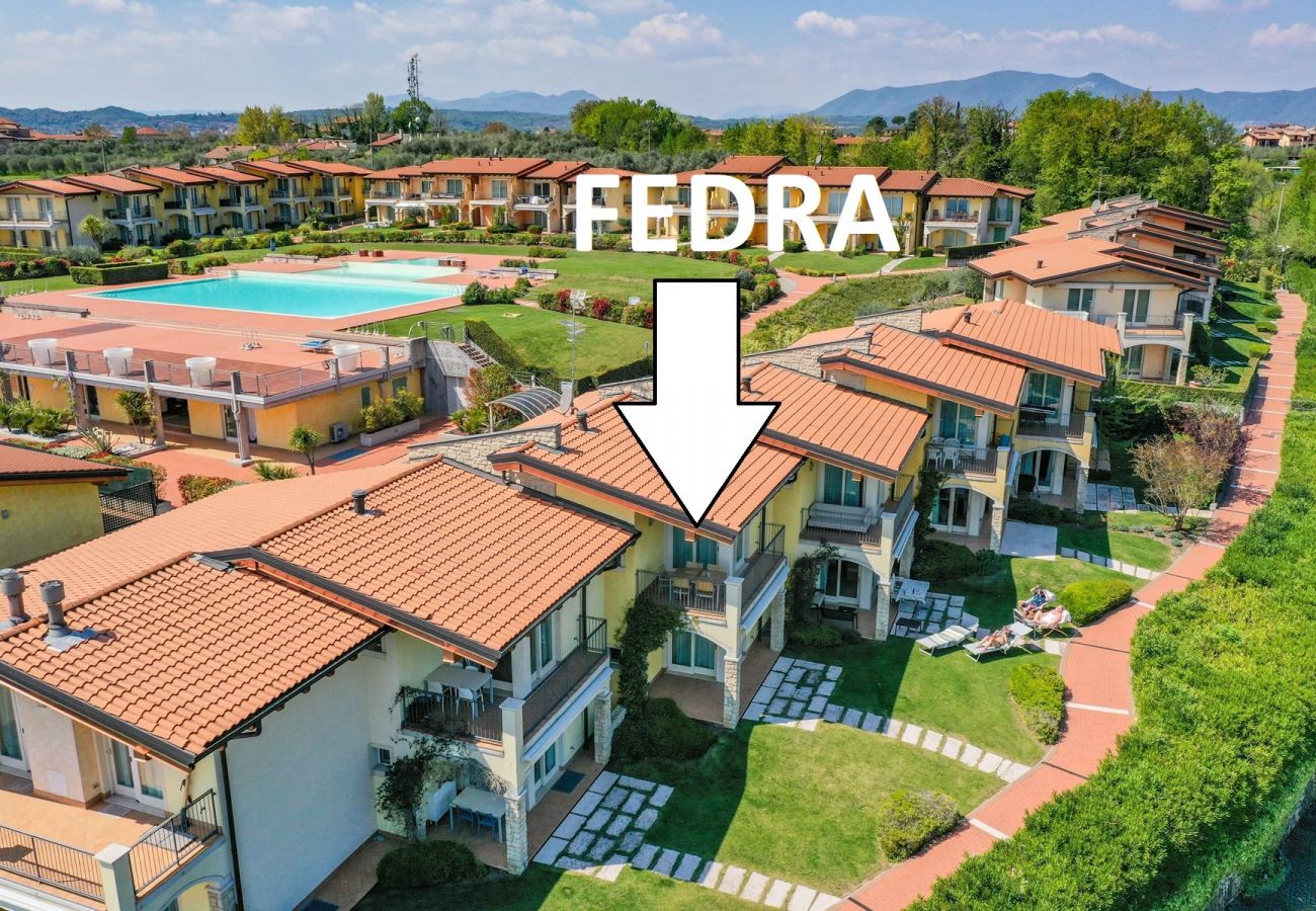 Apartament w Manerba del Garda - Fedra: con balcone vista lago, in residence con piscina a due passi dal lago