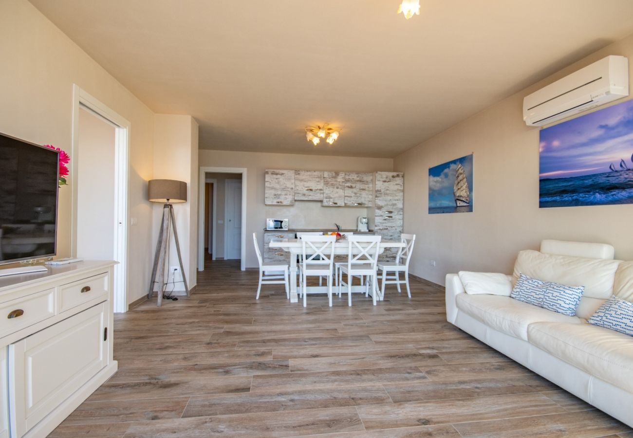 Apartament w Toscolano-Maderno - Cà Bianca sotto: immersi nella natura con vista lago e jacuzzi