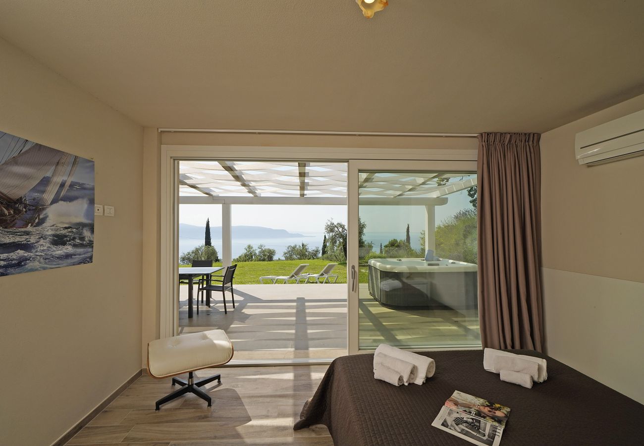 Apartament w Toscolano-Maderno - Cà Bianca sotto: immersi nella natura con vista lago e jacuzzi