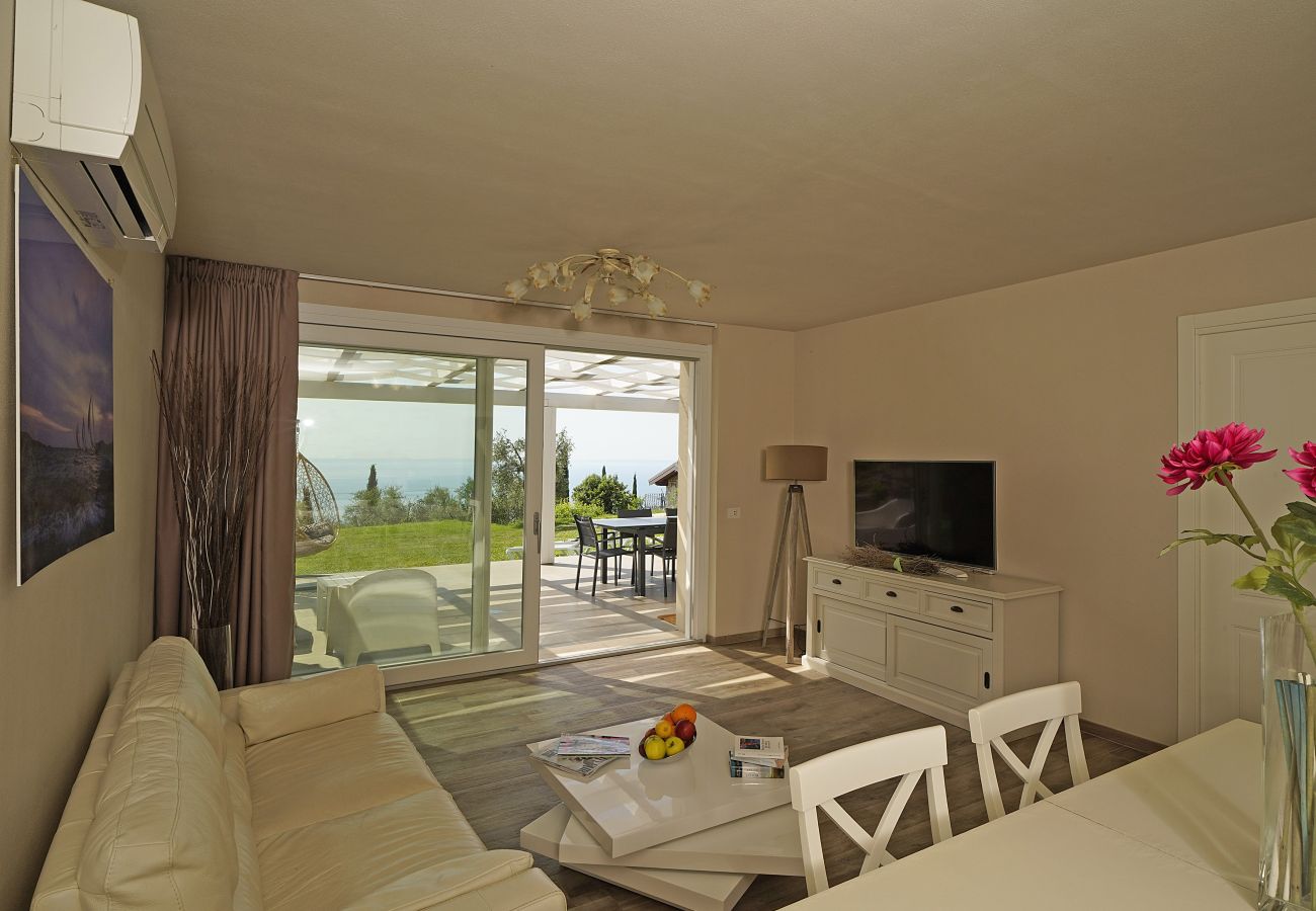 Apartament w Toscolano-Maderno - Cà Bianca sotto: immersi nella natura con vista lago e jacuzzi