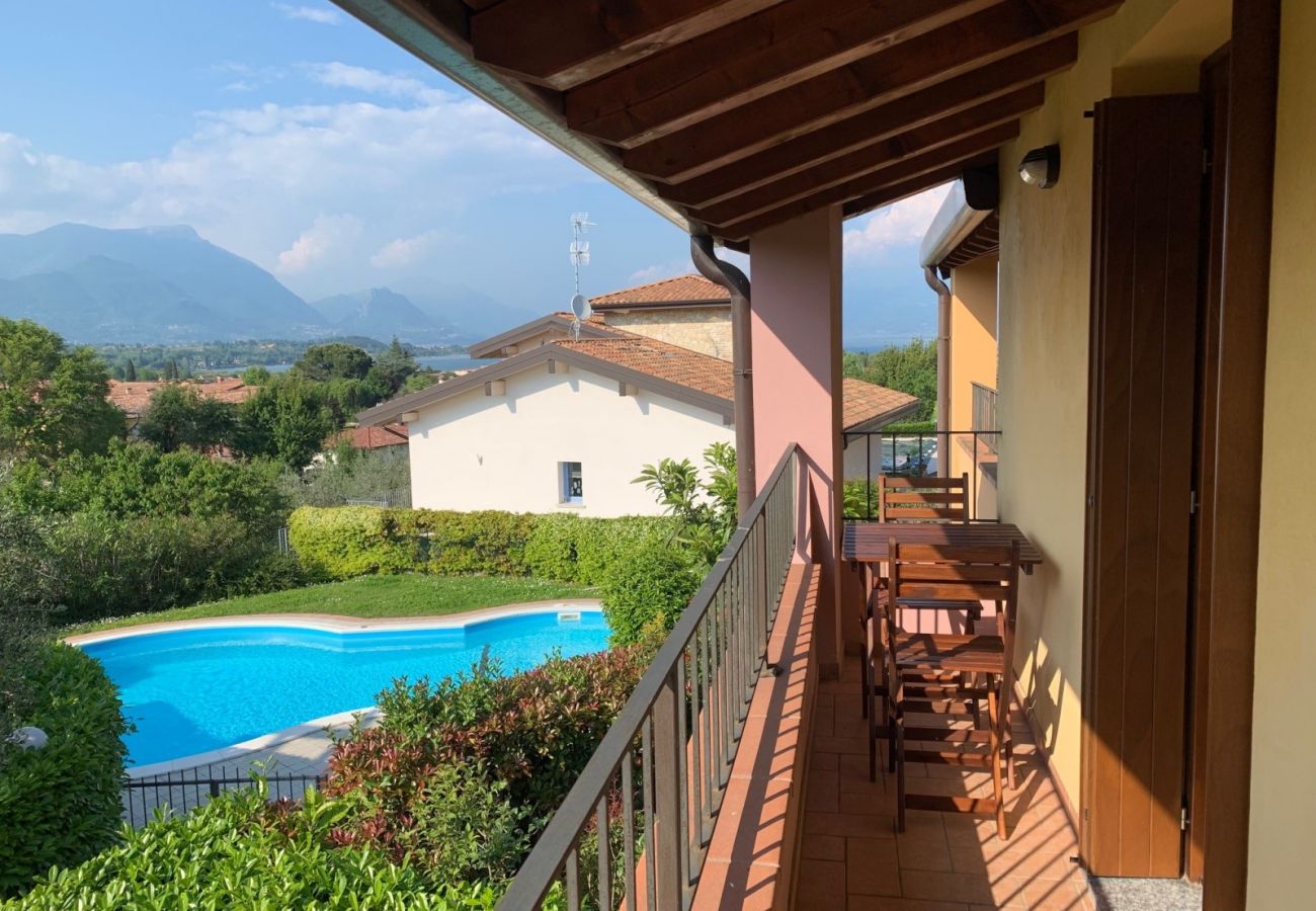 Townhouse w Manerba del Garda - Casa Delisa: in residence curato con piscina e non lontano dal lago