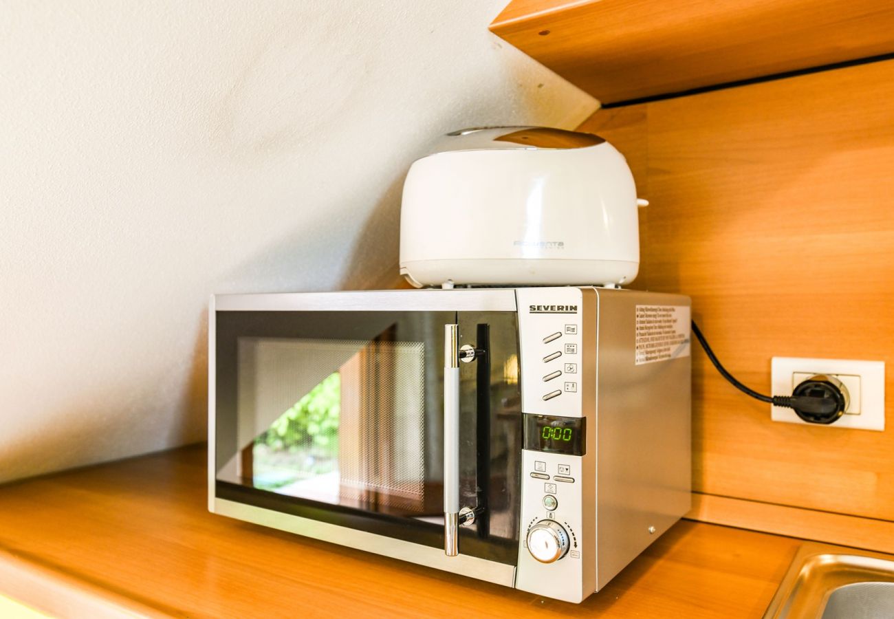 Townhouse w Manerba del Garda - Casa Delisa: in residence curato con piscina e non lontano dal lago