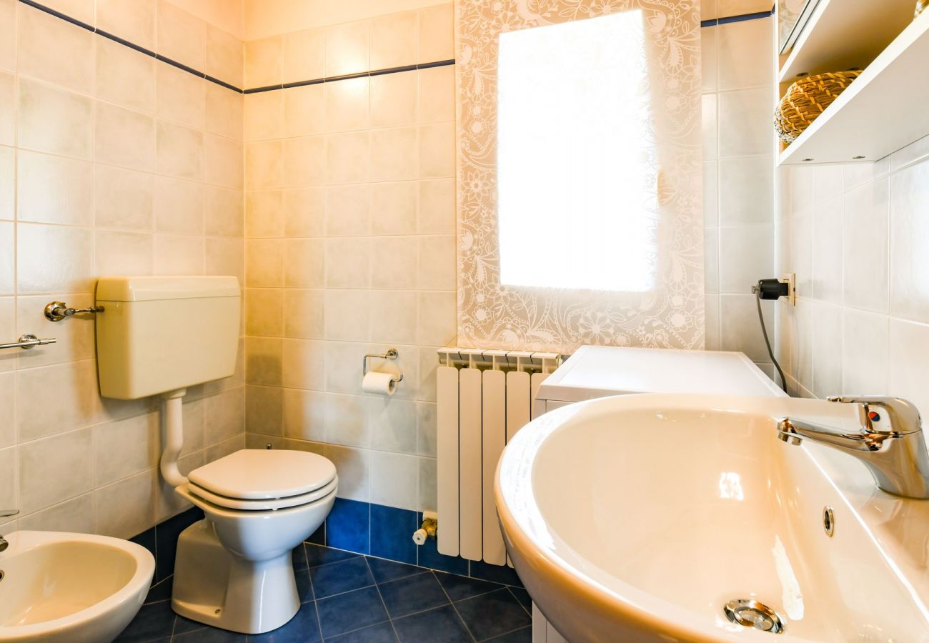 Townhouse w Manerba del Garda - Casa Delisa: in residence curato con piscina e non lontano dal lago