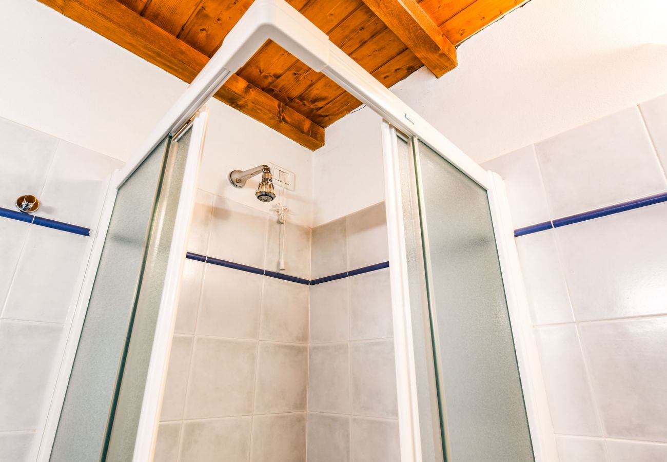 Townhouse w Manerba del Garda - Casa Delisa: in residence curato con piscina e non lontano dal lago