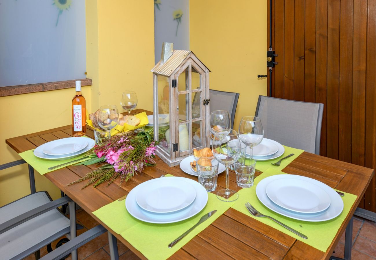 Townhouse w Manerba del Garda - Casa Delisa: in residence curato con piscina e non lontano dal lago