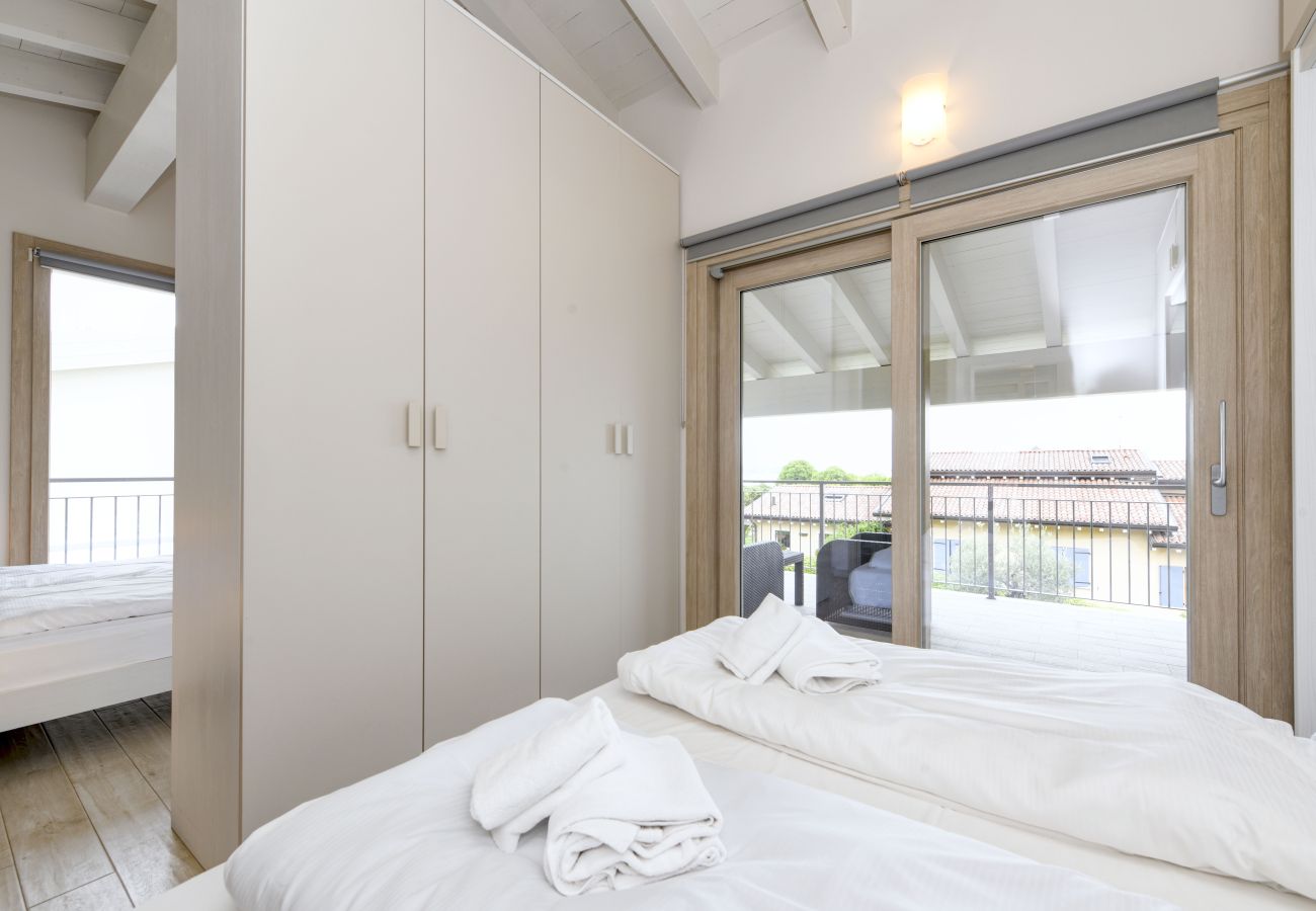 Townhouse w Manerba del Garda - Gardaliva2: con vista lago in residence con piscina vicino al lago