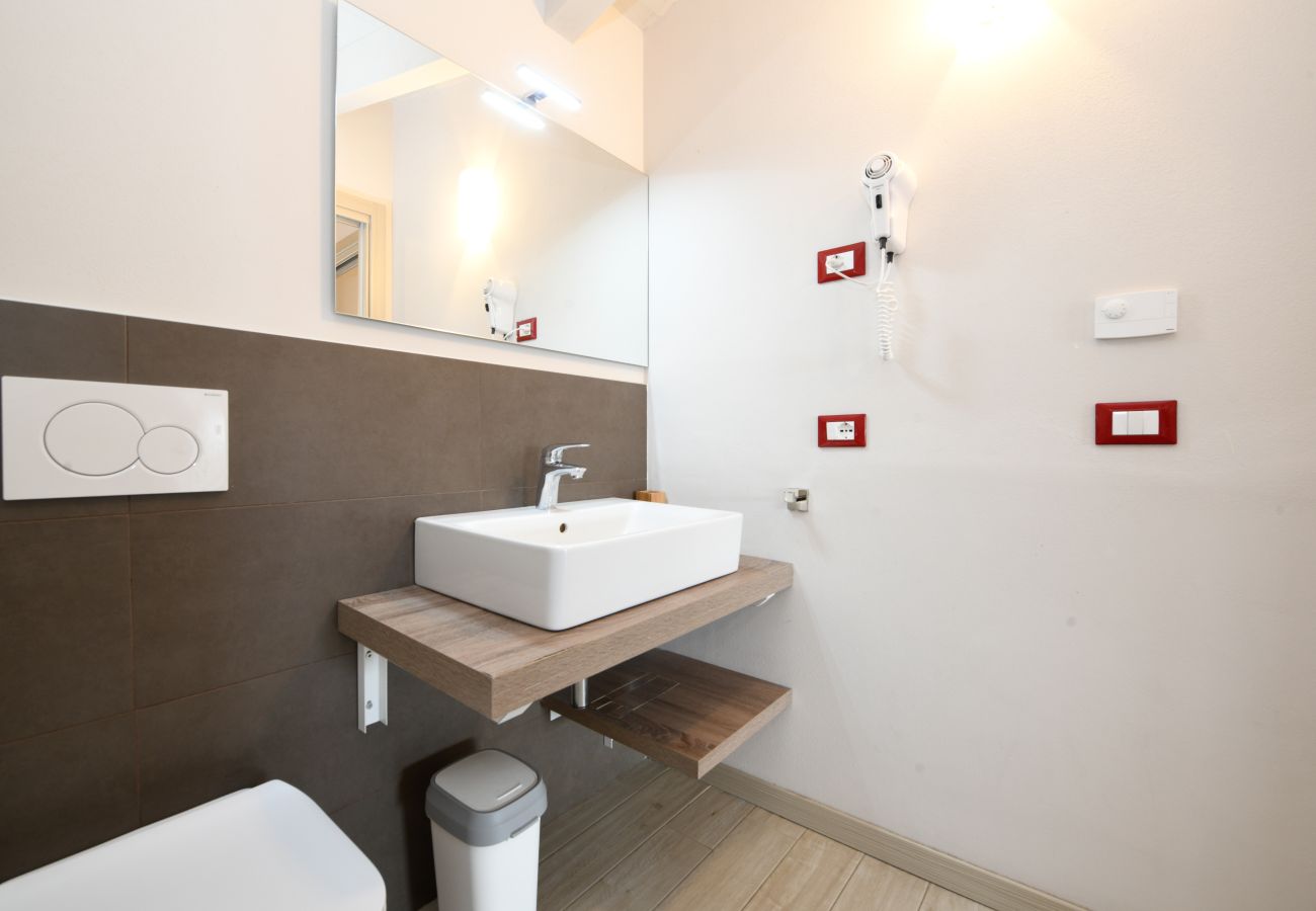 Townhouse w Manerba del Garda - Gardaliva2: con vista lago in residence con piscina vicino al lago