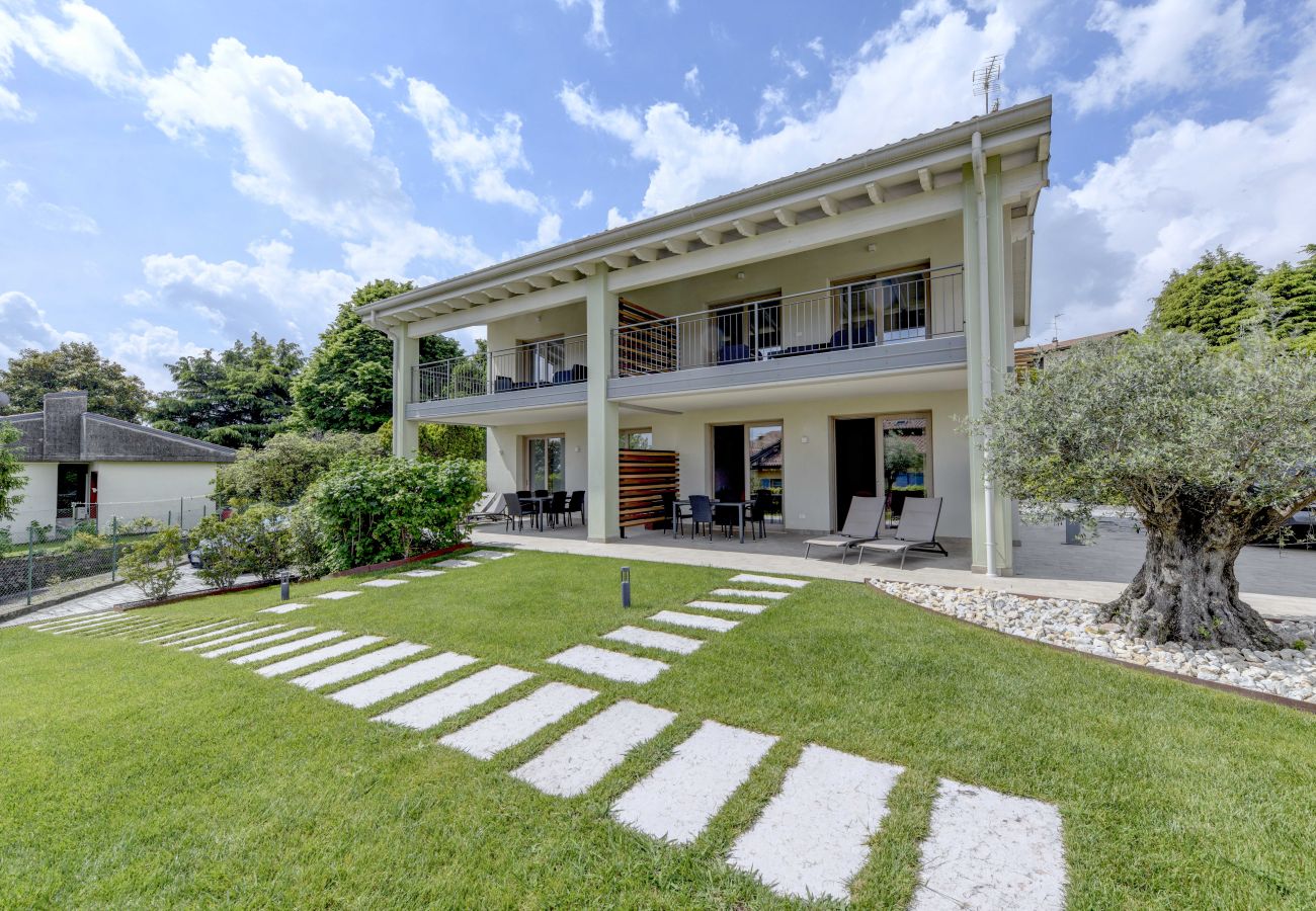 Townhouse w Manerba del Garda - Gardaliva2: con vista lago in residence con piscina vicino al lago