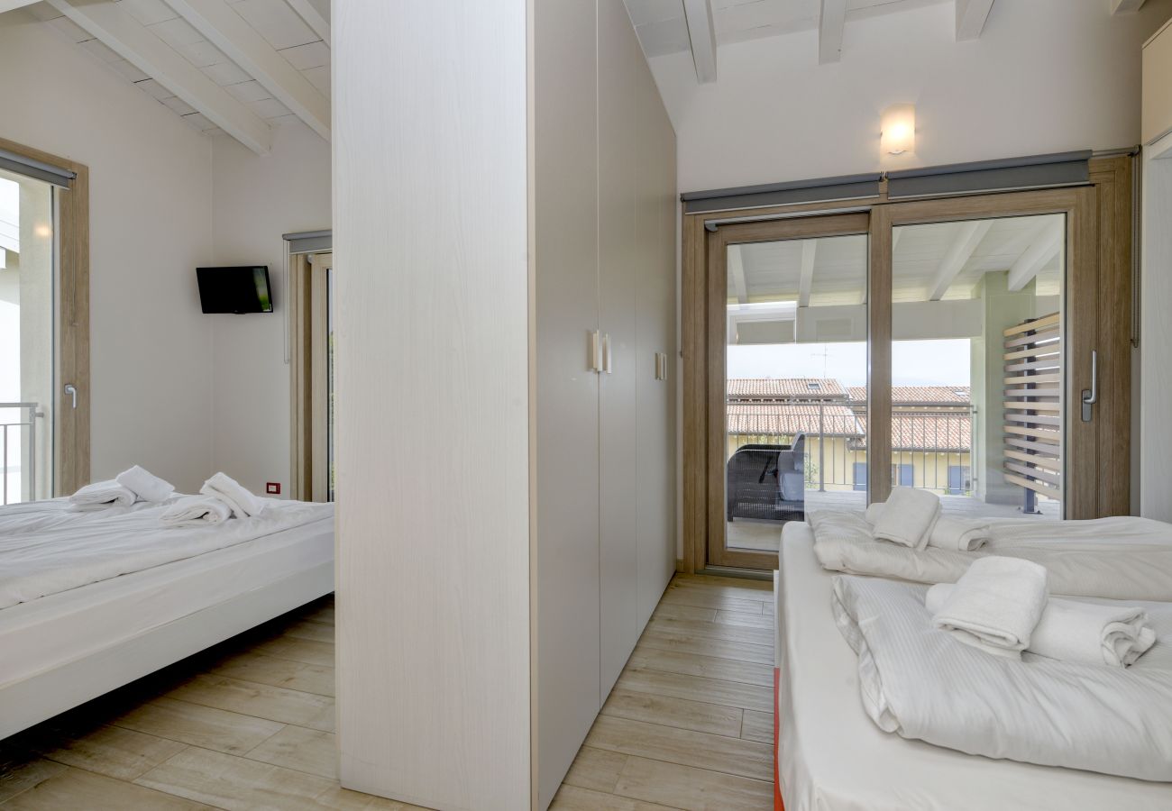 Townhouse w Manerba del Garda - Gardaliva2: con vista lago in residence con piscina vicino al lago