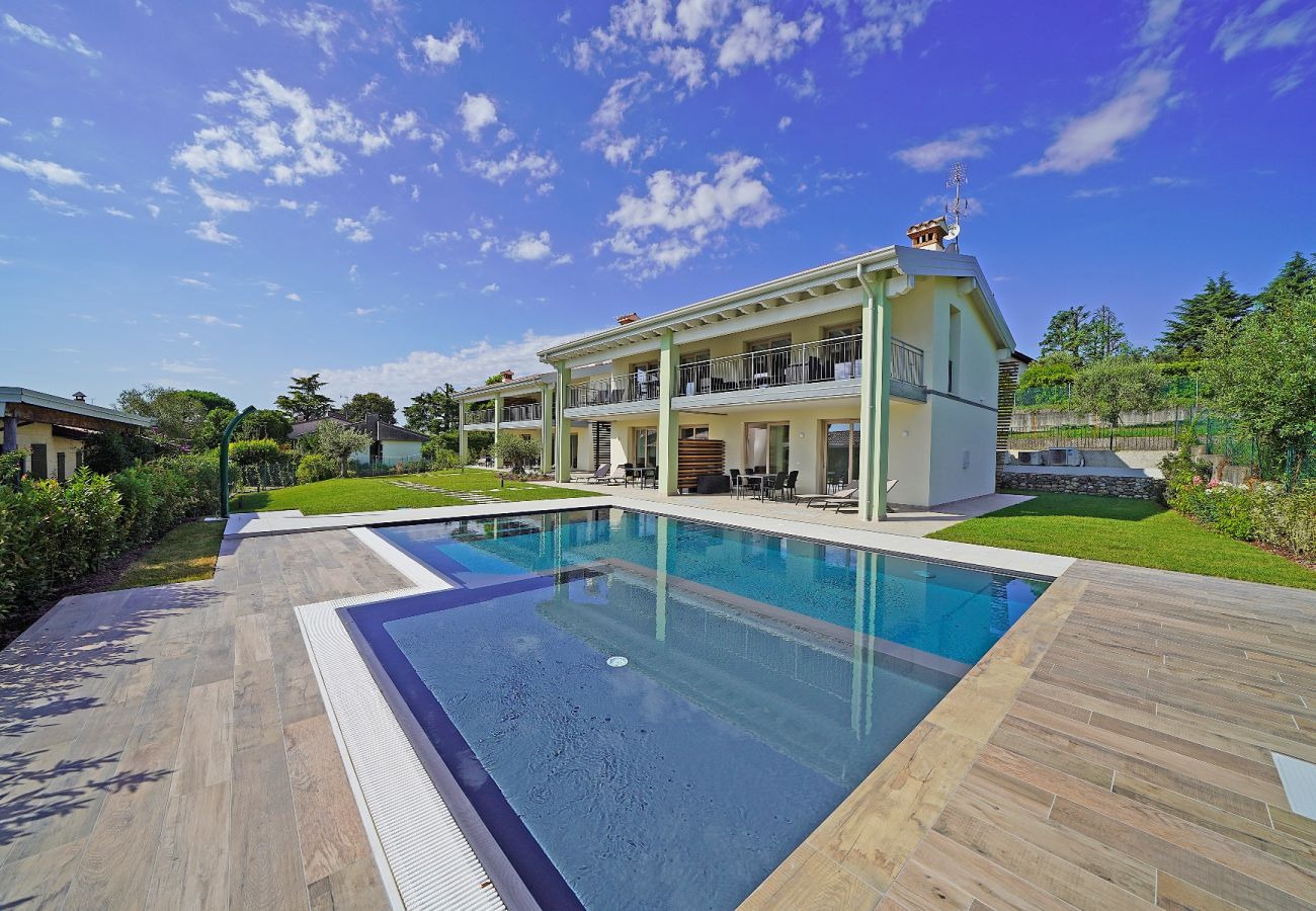 Studio w Manerba del Garda - Gardaliva 4: in piccolo residence con piscina vicino al lago