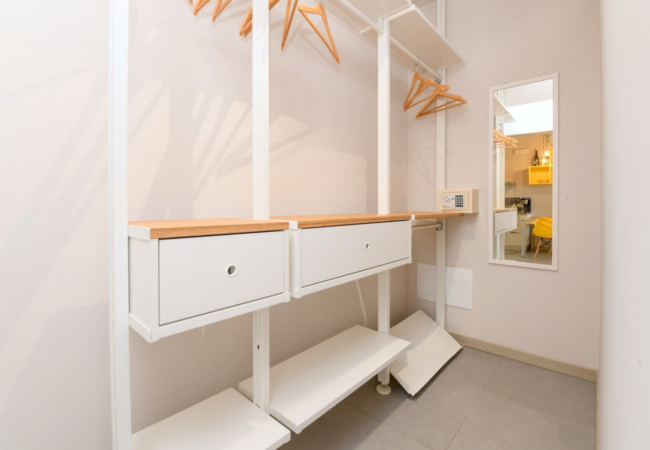 Studio w Manerba del Garda - Gardaliva 4: in piccolo residence con piscina vicino al lago