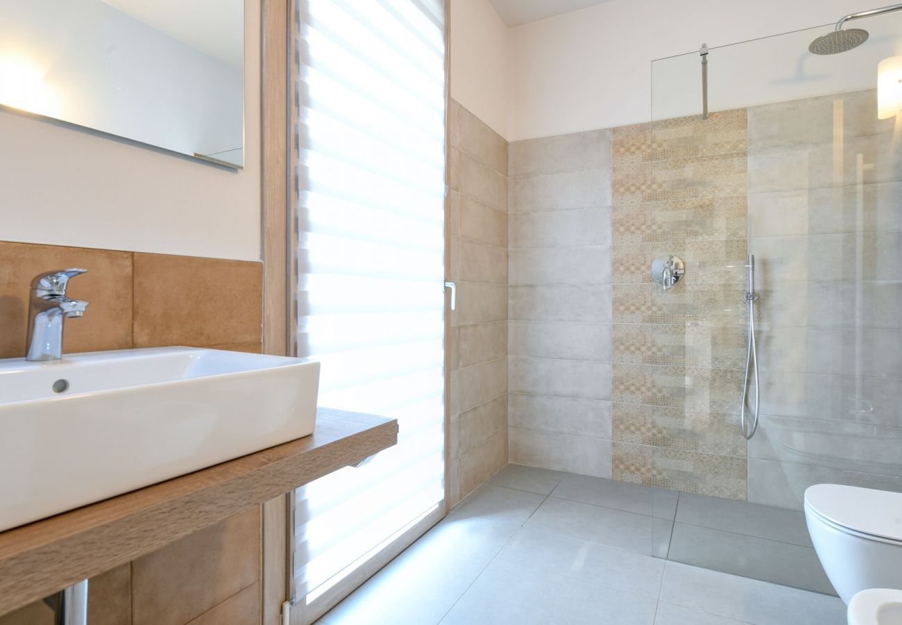 Studio w Manerba del Garda - Gardaliva 4: in piccolo residence con piscina vicino al lago