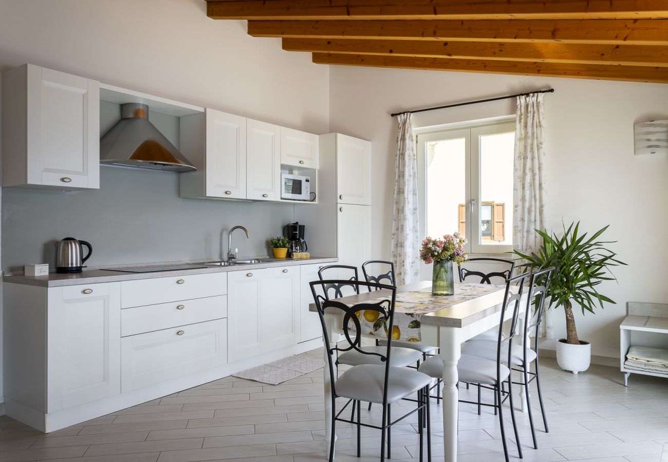 Apartament w Tignale - Albicocca: vista lago, natura e relax