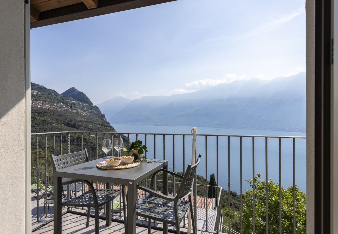 Apartament w Tignale - Albicocca: vista lago, natura e relax
