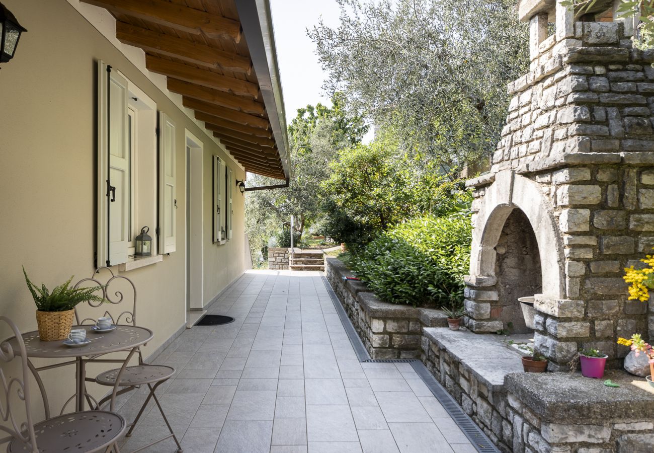 Apartament w Tignale - Albicocca: vista lago, natura e relax