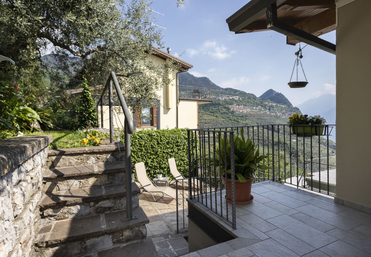 Apartament w Tignale - Albicocca: vista lago, natura e relax