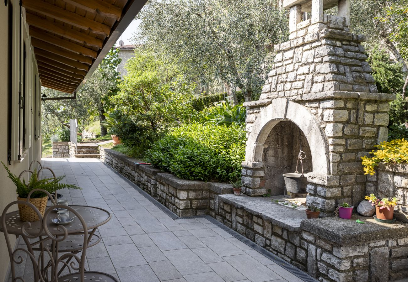 Apartament w Tignale - Albicocca: vista lago, natura e relax