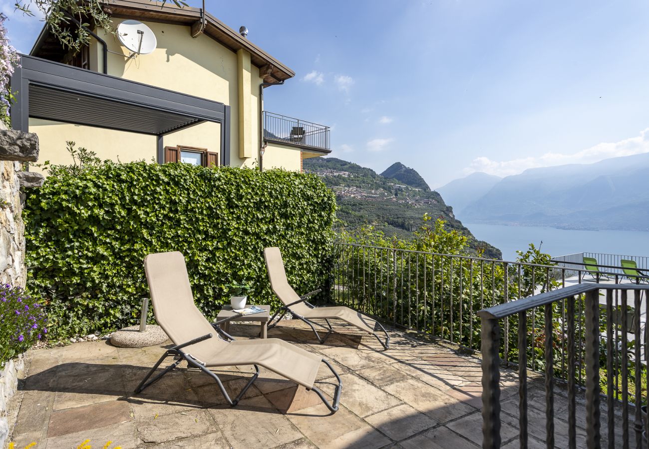 Apartament w Tignale - Albicocca: vista lago, natura e relax