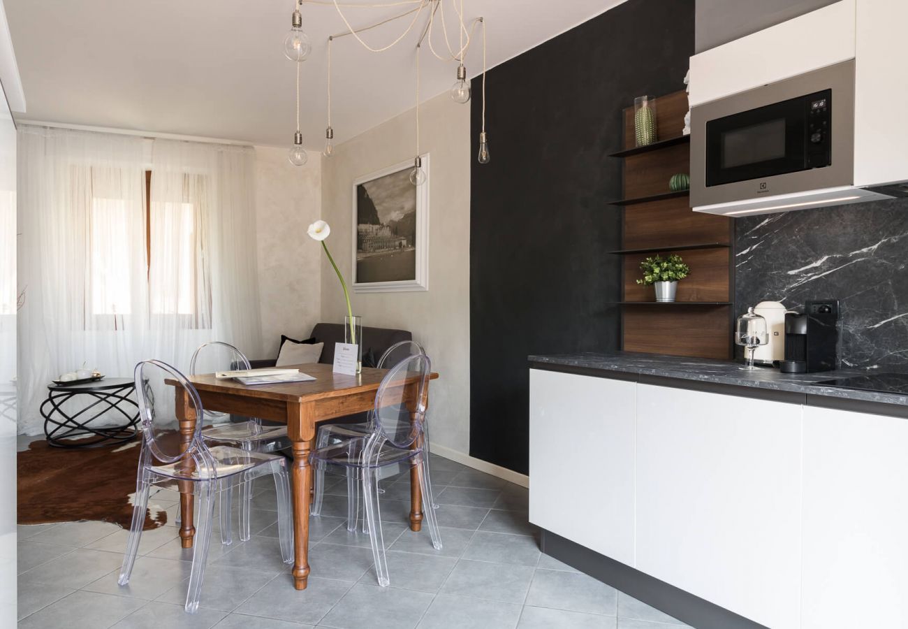 Apartament w Tignale - Rustico Minichèto - La Vigna: curato nei dettagli con balcone vista lago