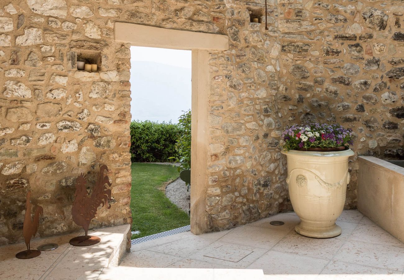 Apartament w Tignale - Rustico Minichèto - La Vigna: curato nei dettagli con balcone vista lago