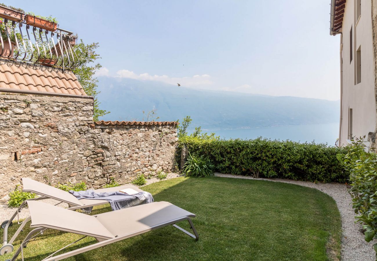 Apartament w Tignale - Rustico Minichèto - La Vigna: curato nei dettagli con balcone vista lago