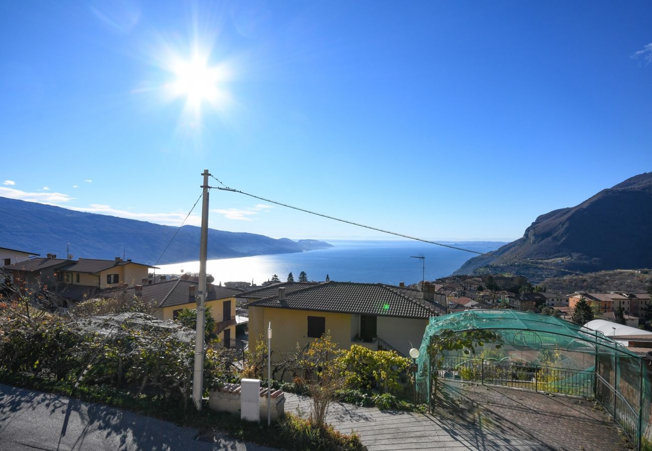 Apartament w Tignale - Conte, con grande balcone vista lago