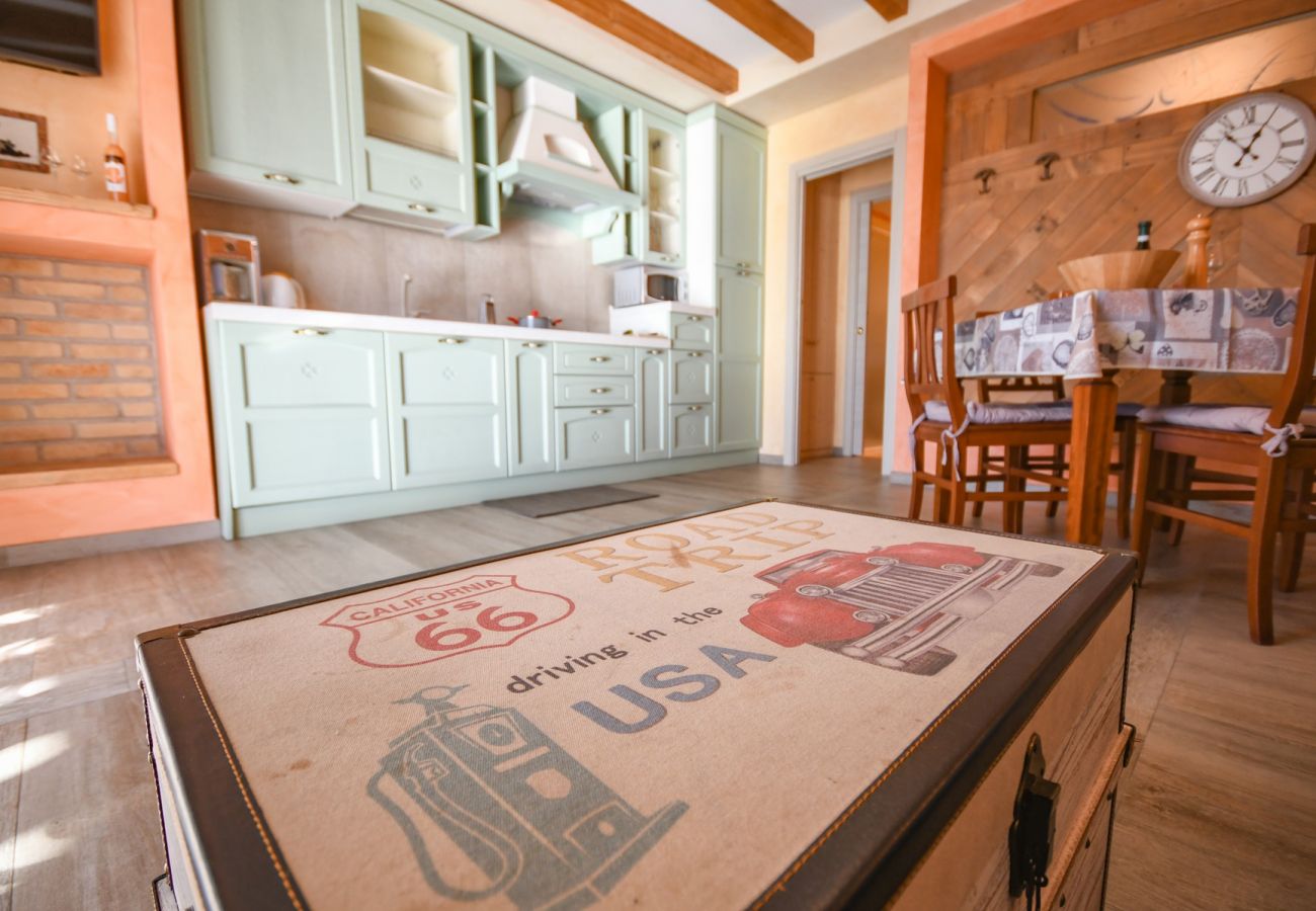 Apartament w Tignale - Conte, con grande balcone vista lago