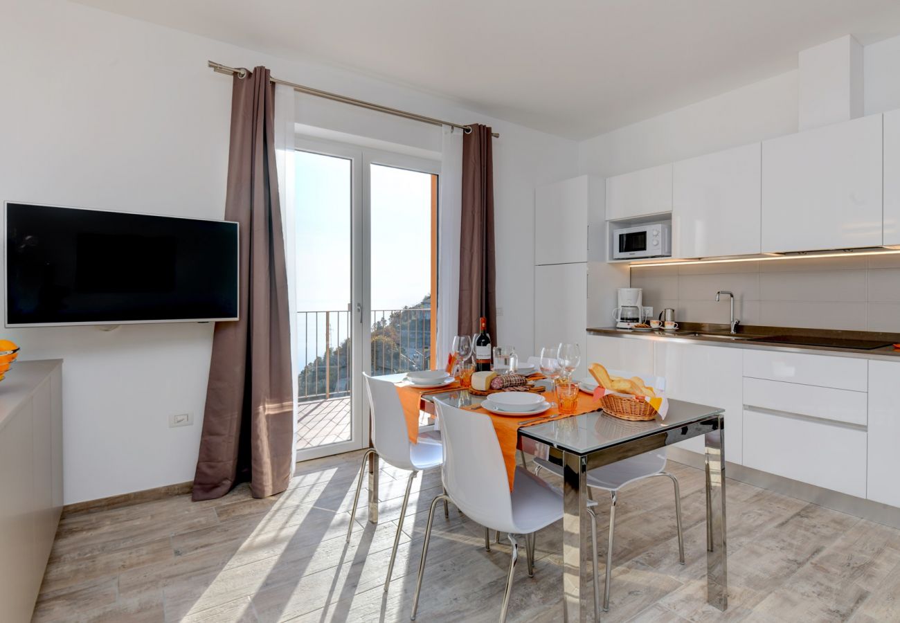 Apartament w Tignale - Orange House con meravigliosa vista lago