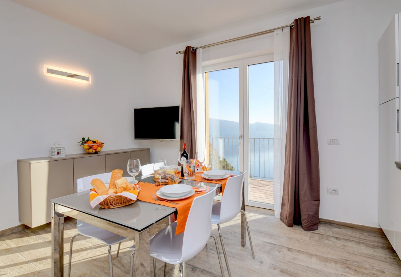 Apartament w Tignale - Orange House con meravigliosa vista lago