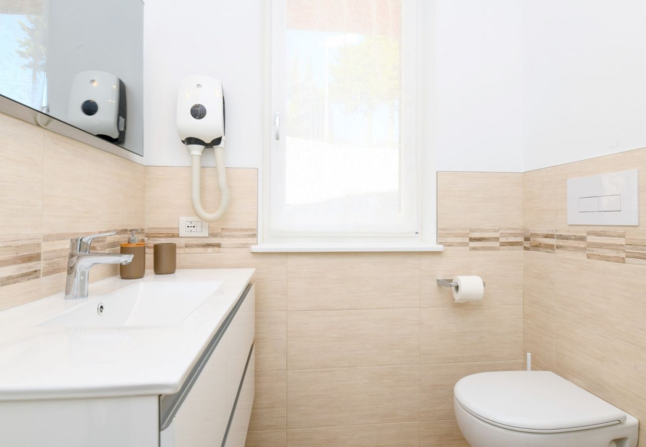 Apartament w Tignale - Orange House con meravigliosa vista lago