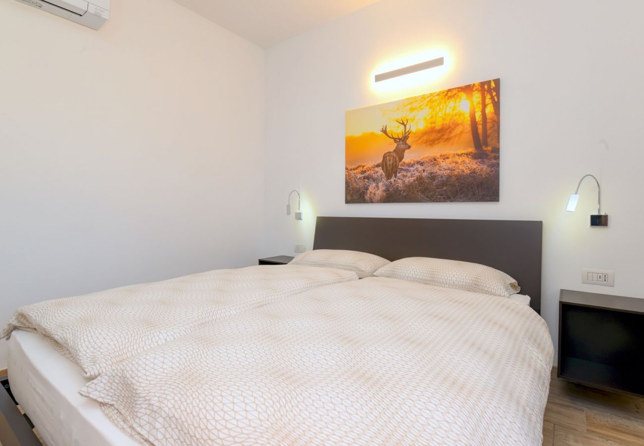 Apartament w Tignale - Orange House con meravigliosa vista lago