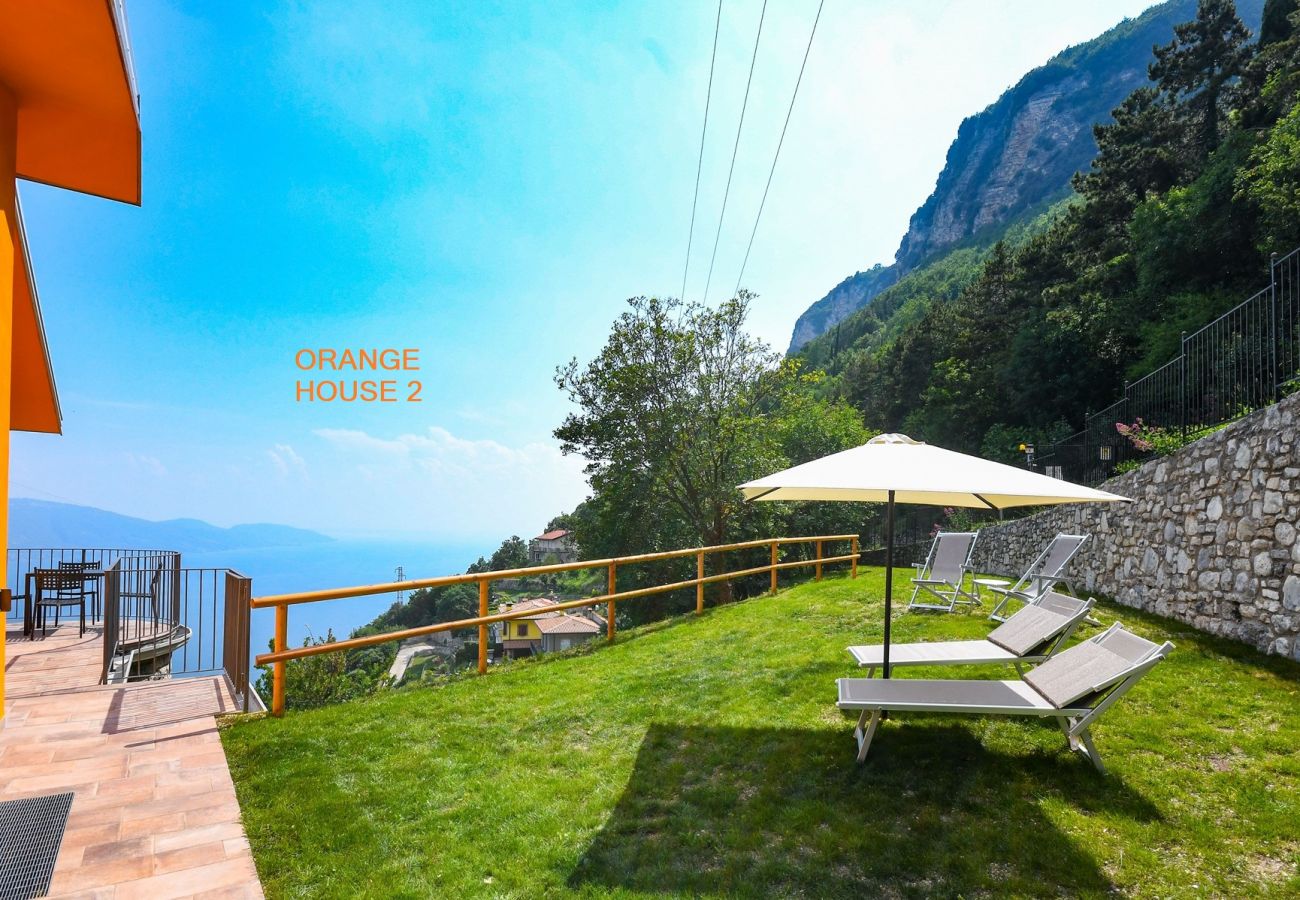 Apartament w Tignale - Orange House con meravigliosa vista lago