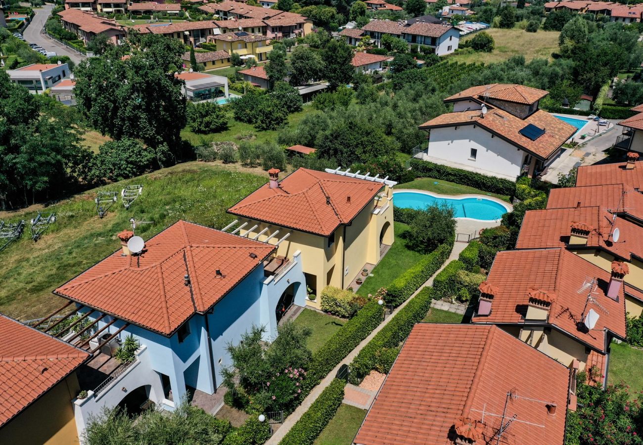 Dom w Manerba del Garda - Villa rosa, spaziosa casa con piscina in comune