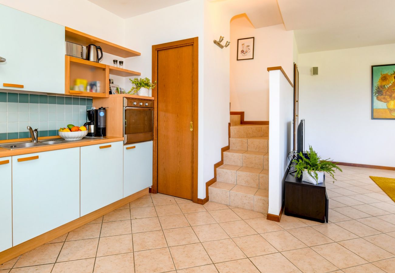 Dom w Manerba del Garda - Villa rosa, spaziosa casa con piscina in comune