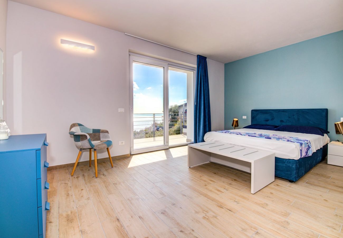 Willa w Toscolano-Maderno - Le Casette - Leccino con vista lago, piscina e jacuzzi