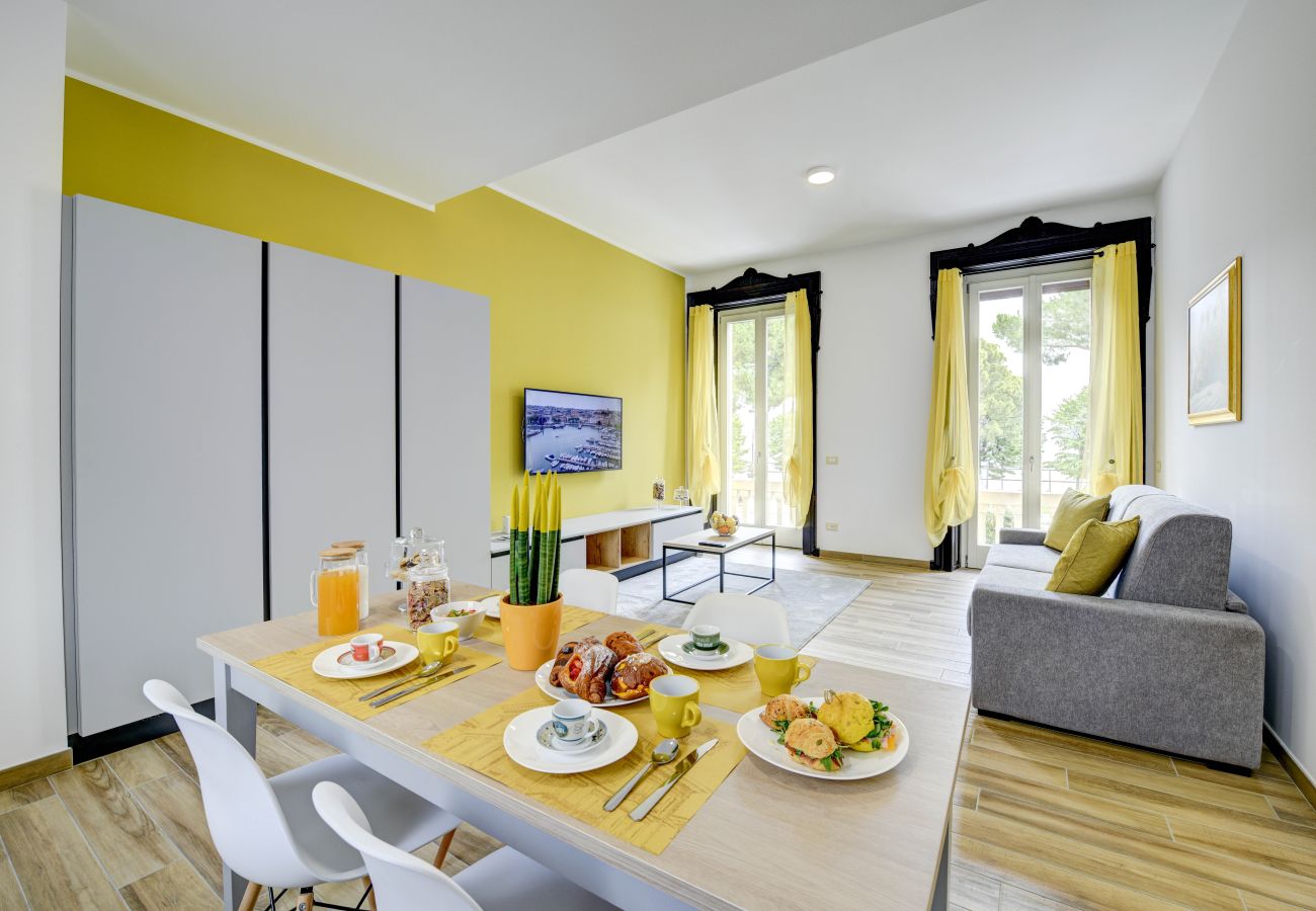 Apartament w Desenzano del Garda - Desenzanoloft Palazzo Visconti-Collo Lungo Giallo