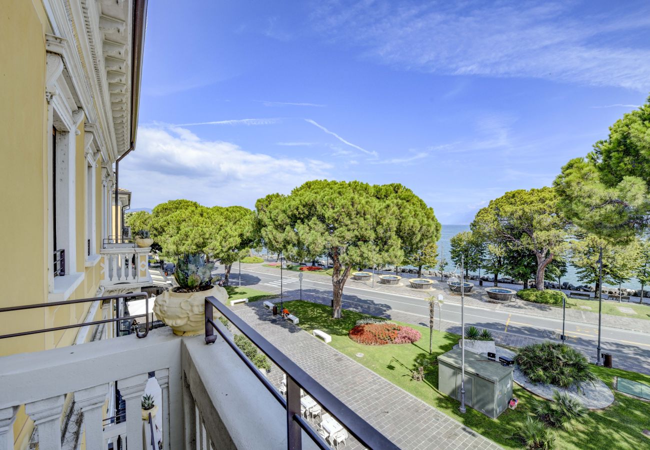 Apartament w Desenzano del Garda - Desenzanoloft Palazzo Visconti-Collo Lungo Giallo