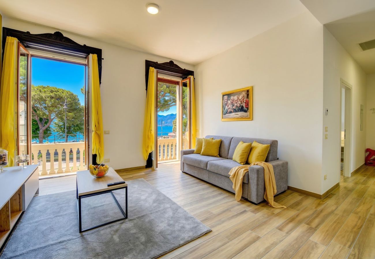 Apartament w Desenzano del Garda - Desenzanoloft Palazzo Visconti-Collo Lungo Giallo