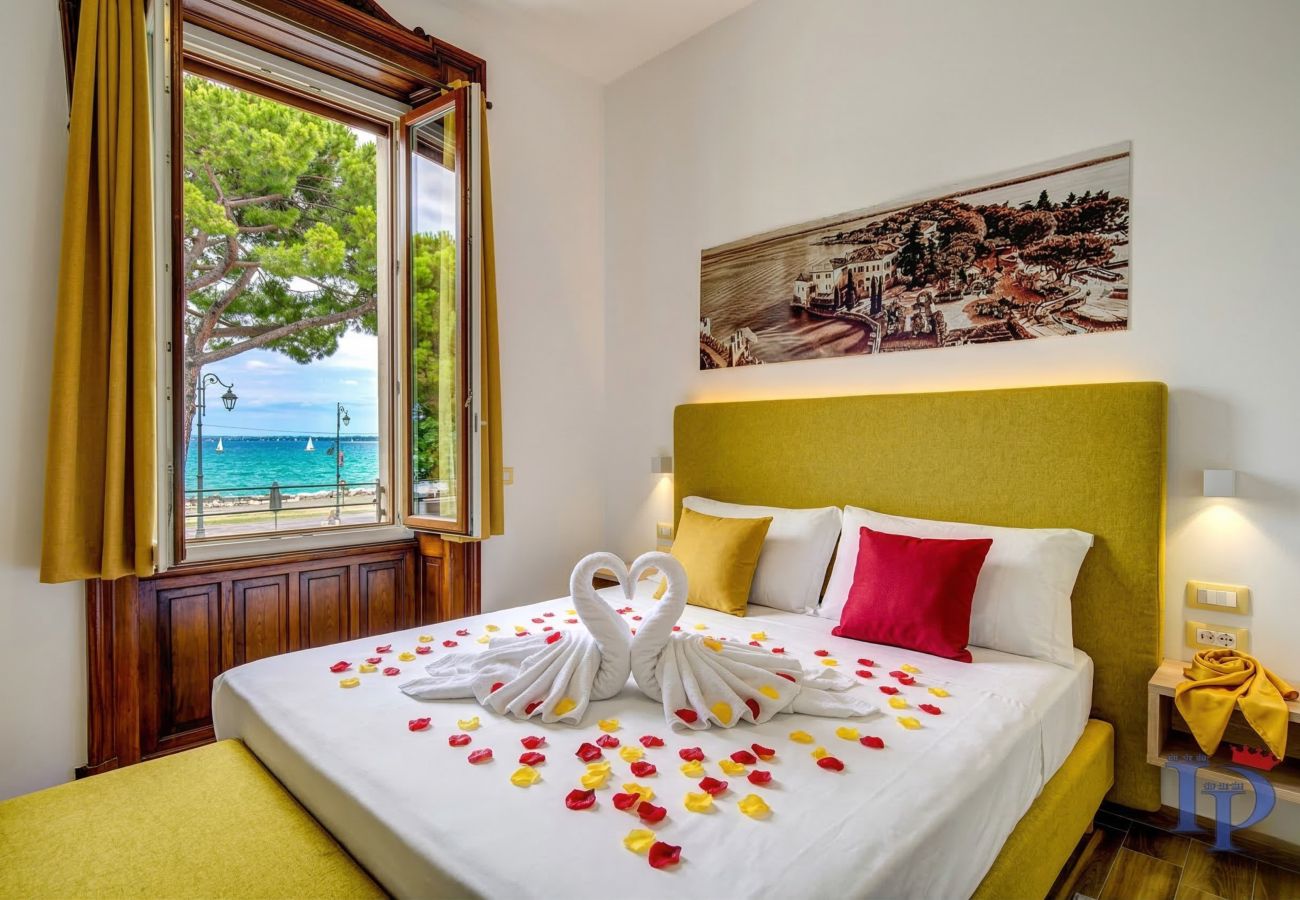 Apartament w Desenzano del Garda - Desenzanoloft Palazzo Visconti-Collo Lungo Giallo