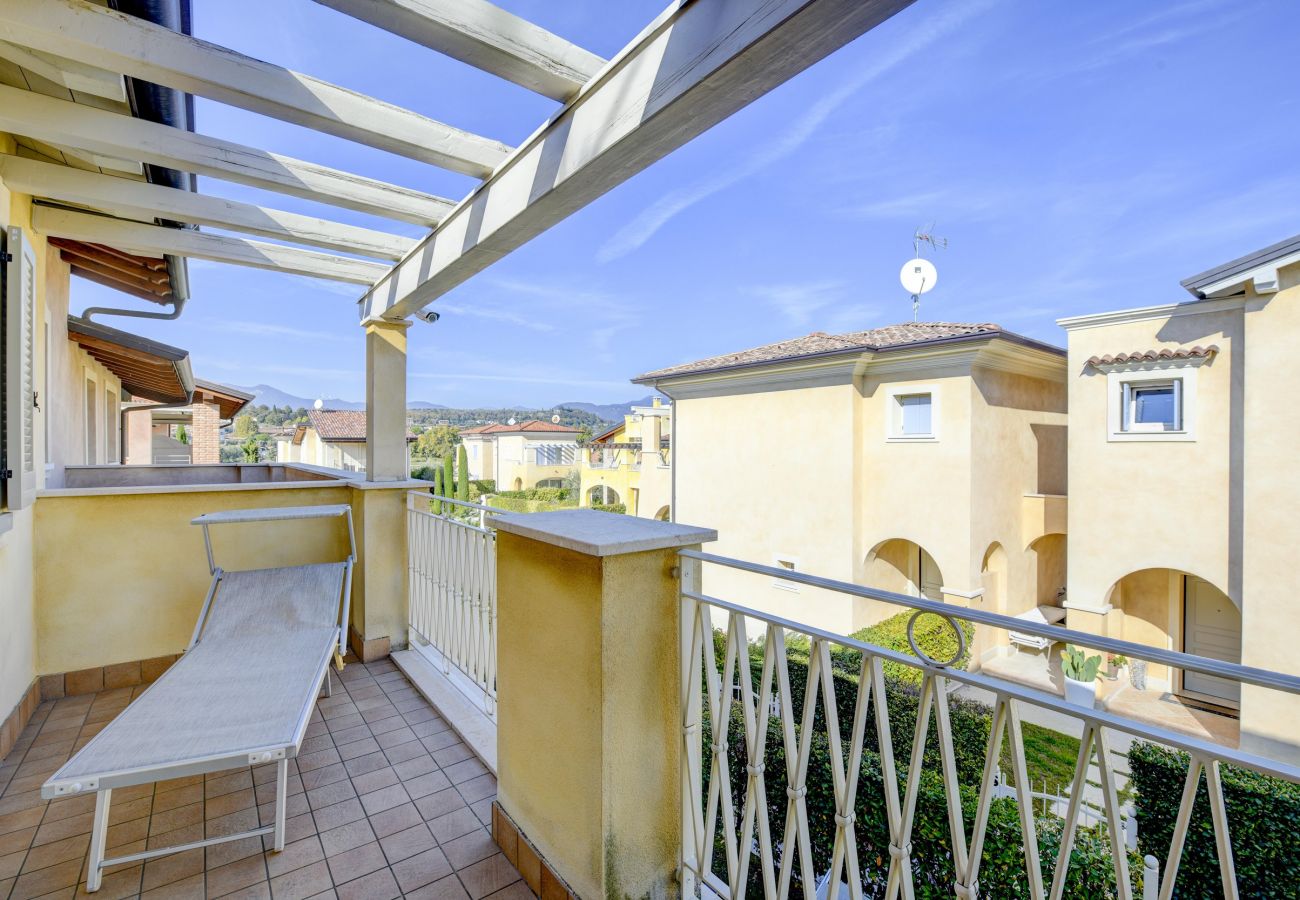 Apartament w Manerba del Garda - Casa della Romantica con piscina a pochi passi dal lago