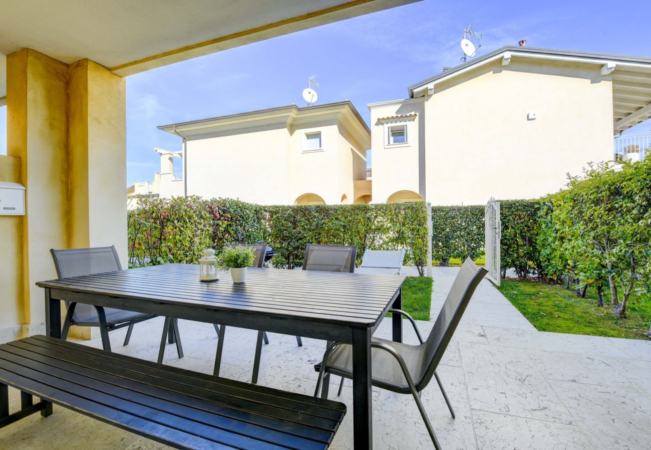 Apartament w Manerba del Garda - Casa della Romantica con piscina a pochi passi dal lago