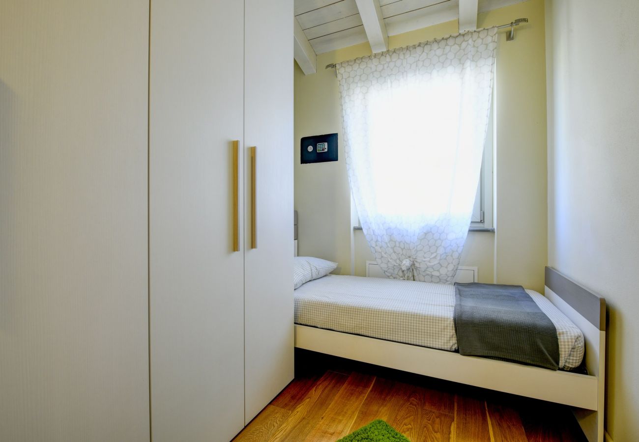 Apartament w Manerba del Garda - Casa della Romantica con piscina a pochi passi dal lago