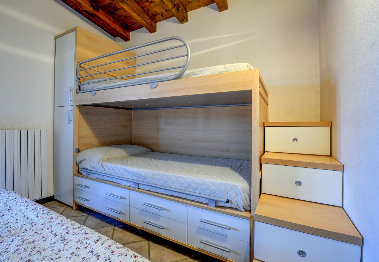 Chalet w Manerba del Garda - Home & Garden con piscina e vicina al lago