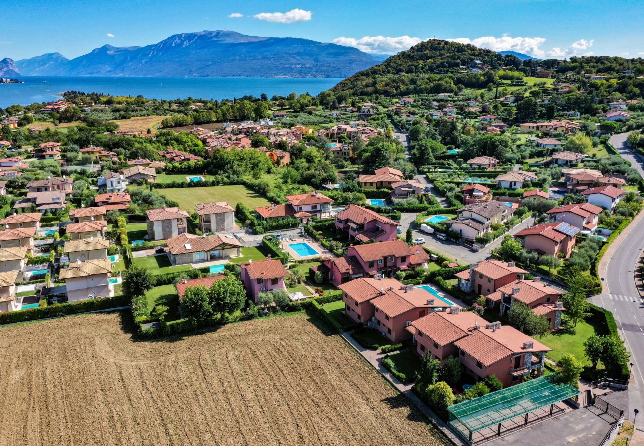 Chalet w Manerba del Garda - Home & Garden con piscina e vicina al lago
