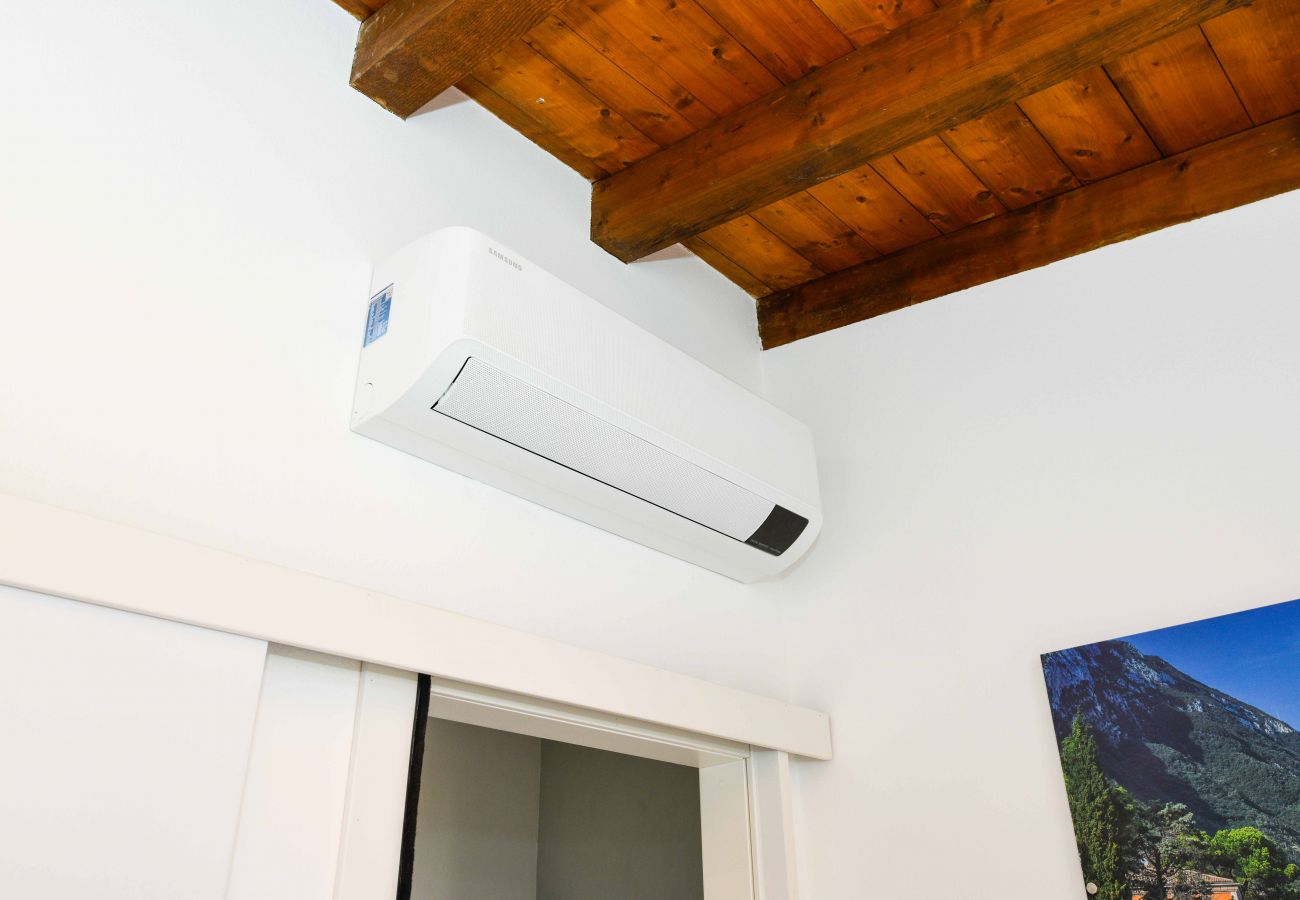 Chalet w Manerba del Garda - Home & Garden con piscina e vicina al lago