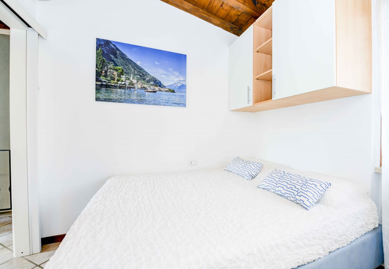 Chalet w Manerba del Garda - Home & Garden con piscina e vicina al lago