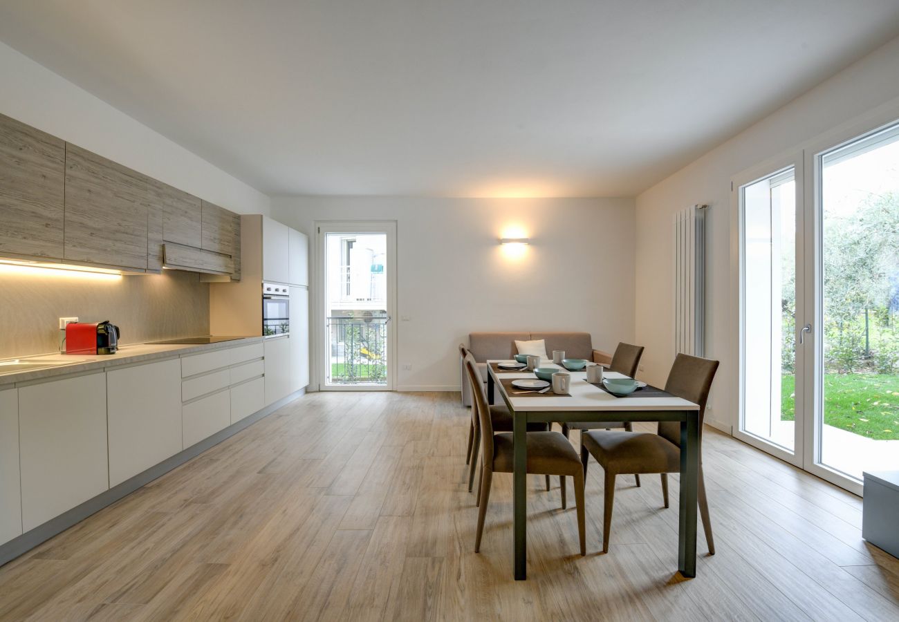 Apartament w Toscolano-Maderno - Maison Bellini: a due passi dal lago con piscina