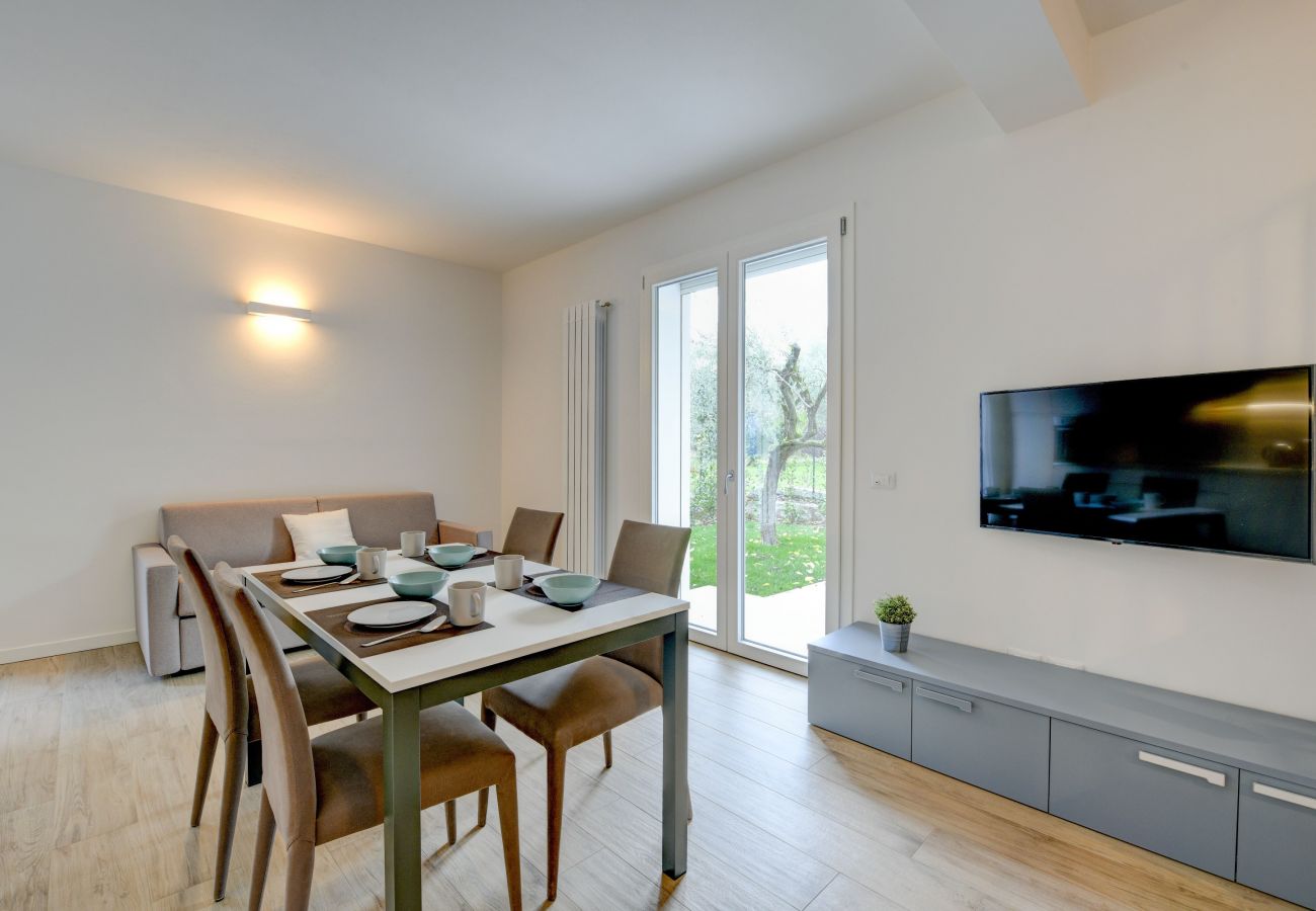 Apartament w Toscolano-Maderno - Maison Bellini: a due passi dal lago con piscina
